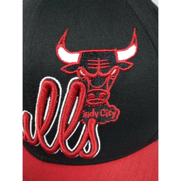 Chicago Bulls Baseball Cap New Era 59Fifty Windy City Hat Embroidered HWClassics - Picture 3 of 11